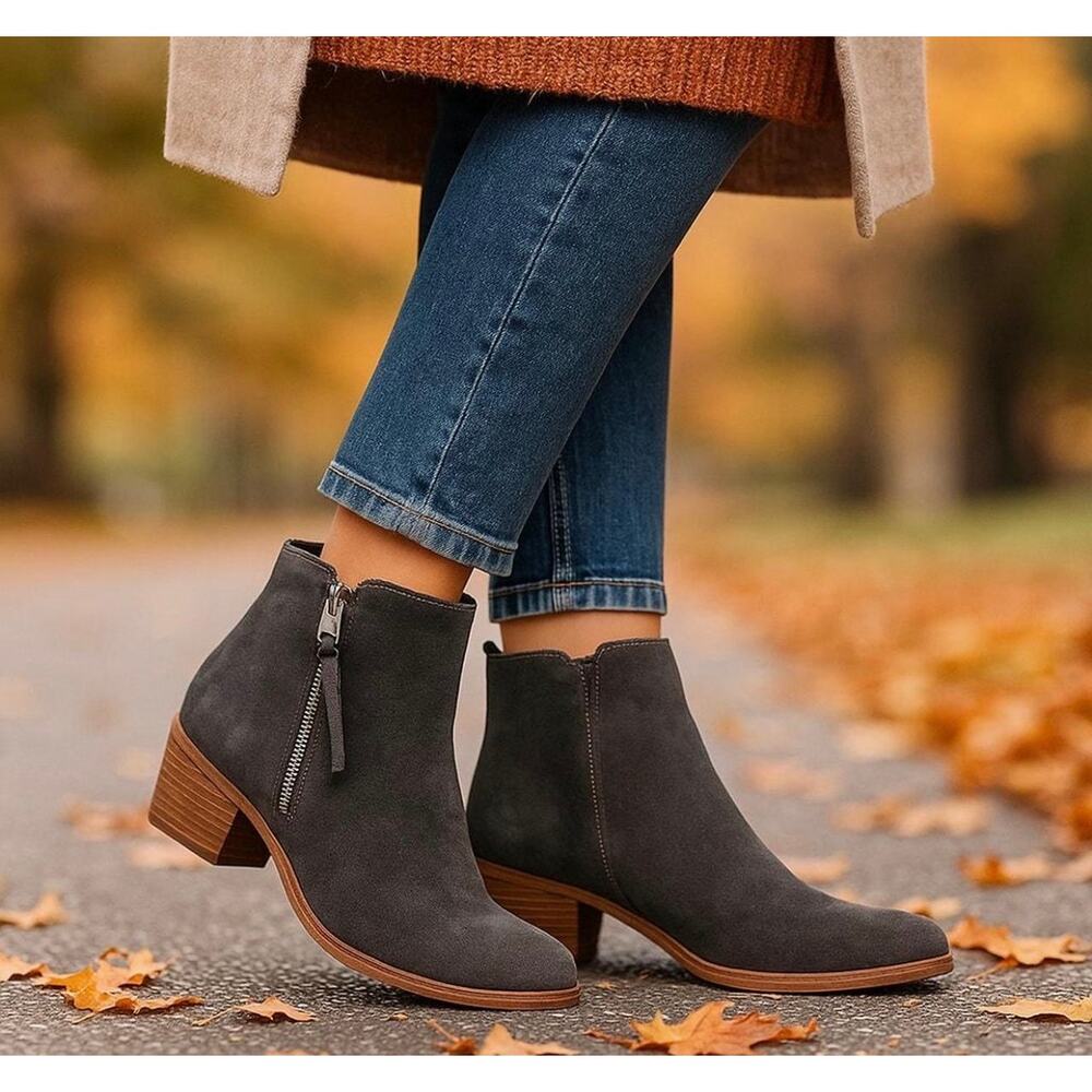 DOLCE VITA Hixon Grey Suede Double Sided Zippered Ankle Booties Size 6